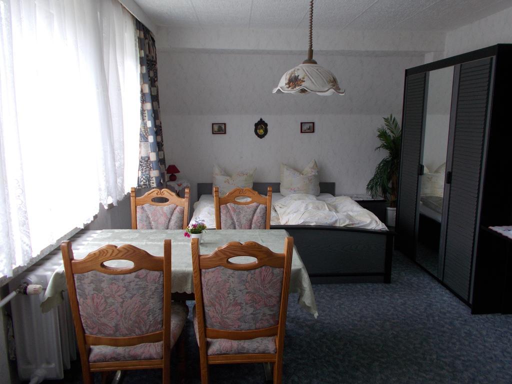 Gaststatte Und Pension Skiklause Klingenthal Exterior photo